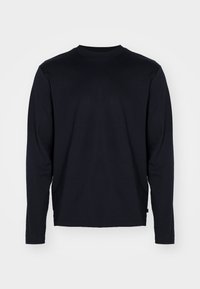 Svart långärmad T-shirt i mjuk bomull med rund halsringning och avslappnad passform. Inga synliga mönster eller hårdvarudetaljer.