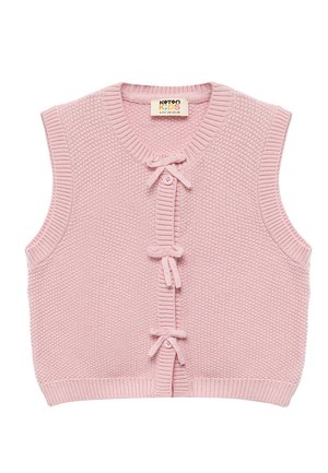 Roze gebreide vest zonder mouwen, met een gestructureerd patroon, geribbelde halslijn en drie knoopsluitingen aan de voorkant met strikjes.