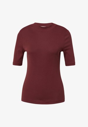 Maroon lühikeste varrukatega slim fit ümar kaelusega T-särk, mis on esitatud valge tausta taustal.