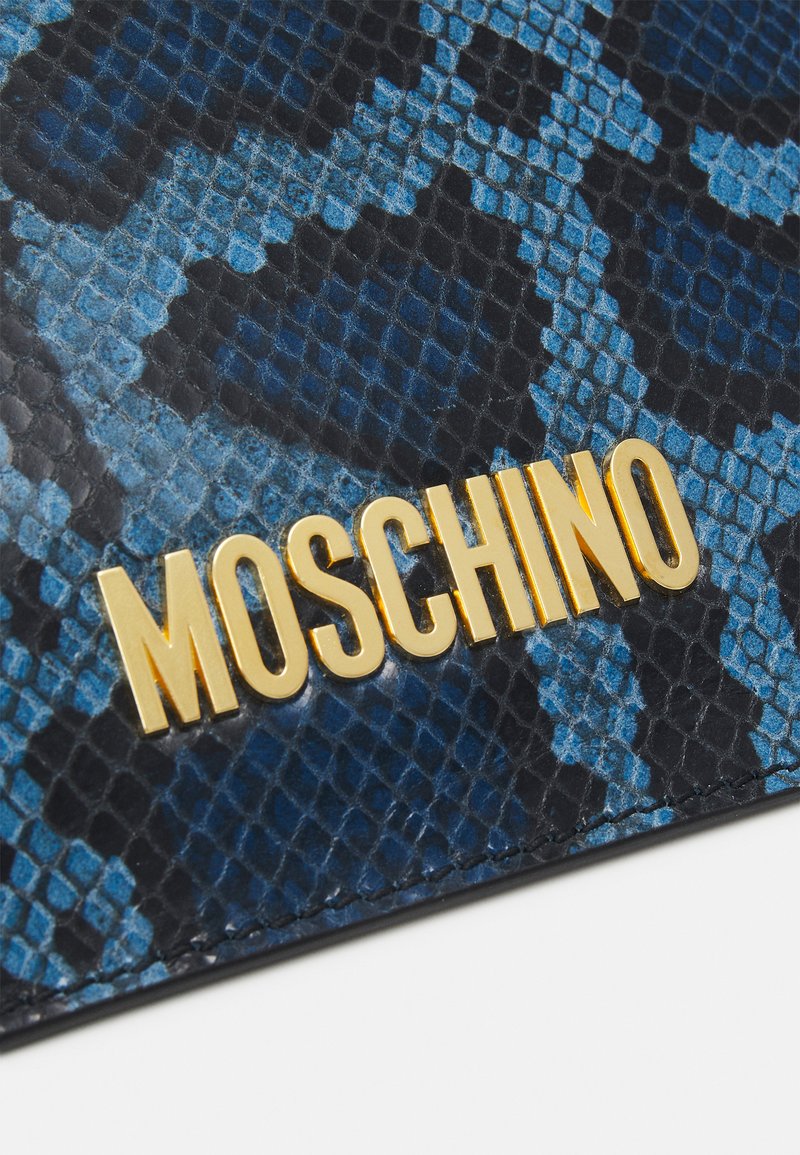Damen Handtaschen | MOSCHINO LOGO UNISEX Clutch blue/blau - CY49531 Damen Handtaschen | MOSCHINO LOGO UNISEX Clutch blue/blau - CY49531