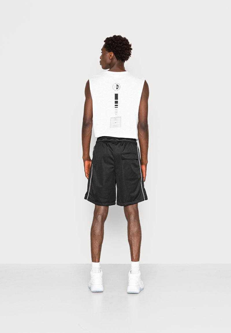 Herren Chino Shorts | The Couture Club VARSITY Shorts black/schwarz - ND76025 Herren Chino Shorts | The Couture Club VARSITY Shorts black/schwarz - ND76025