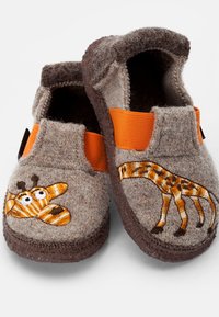 Nanga LAZY GIRAF - Slippers - natur