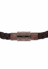 Bracciale in pelle intrecciata marrone con una chiusura magnetica in argento testurizzato, caratterizzato da un motivo floreale inciso.