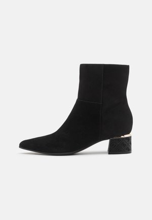 Stiefelette - black