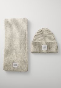 UGG CHUNKY UNISEX SET - Megzta kepurė - light grey