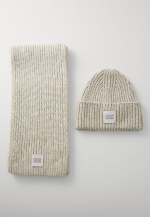 UGG CHUNKY UNISEX SET - Gorro - light grey
