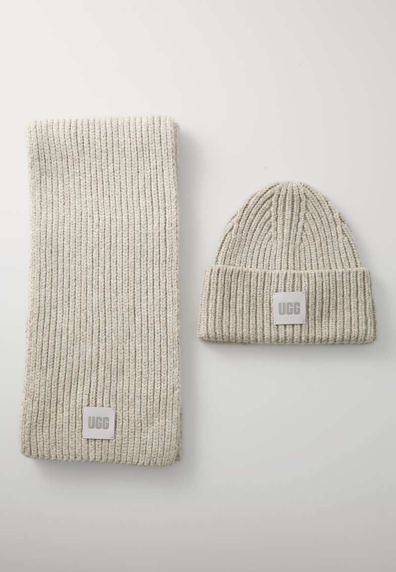 UGG CHUNKY UNISEX SET - Megzta kepurė - light grey
