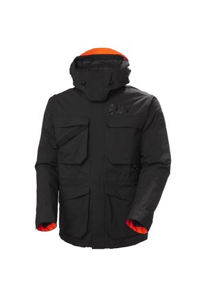 Černá zateplená bunda se zipem a knoflíkovým uzávěrem, několika předními kapsami a kapucí a manžetami s oranžovým podšívkou. Obsahuje texturované branding.