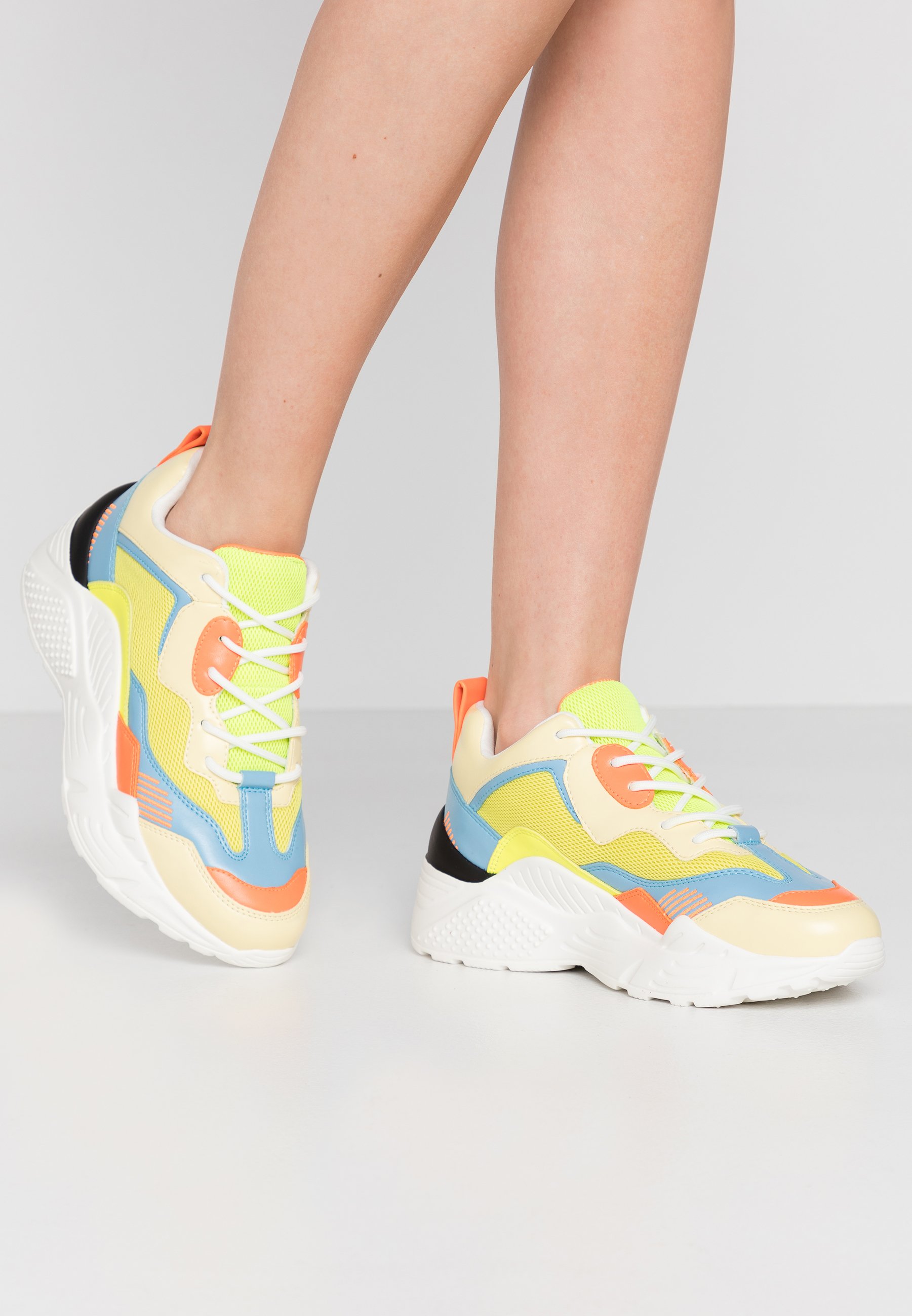 steve madden holographic shoes