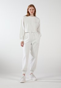 EOSELIO LOOSE FIT  - Jogginghose - cloudy white