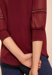 Love & Roses V NECK 3/4 SLEEVE HARDWARE  REGULAR FIT - Bluză - burgundy red