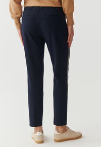 TATUUM Verryttelyhousut - navy