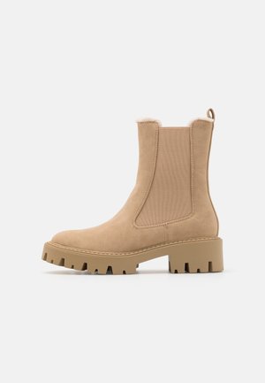 ONLBETTY BOOT - Enkellaarsjes met plateauzool - beige