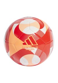 Červený a oranžový fotbalový míč s bílými akcenty, s geometrickým vzorem a logem Adidas. Vyrobeno z syntetického materiálu, kulatý tvar.