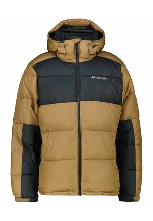 Giacca a vento imbottita marrone e nera con cappuccio, dotata di chiusura con zip, texture trapuntata e un logo sul petto. Design caldo e isolato.