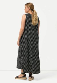 Ulla Popken SLEEVELESS V-NECK  - Maksimekko - black