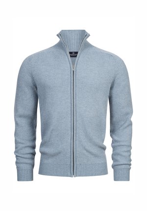 Jasnoniebieski kardigan na zamek, wykonany z prążkowanej tkaniny, z wysokim kołnierzem i dopasowanymi rękawami, o prostym wykończeniu i subtelnej teksturze.
