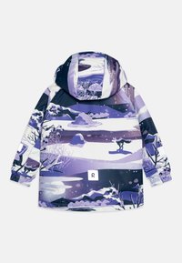 Giacca da pioggia con un motivo a tema naturale in viola e bianco, dotata di cappuccio, polsini elasticizzati e logo sul retro. Materiale leggero e impermeabile.