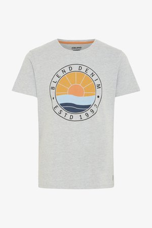 Light gray cotton t-shirt featuring a circular graphic with a sun, waves, and "BLEND DENIM ESTD 1993" text in black and orange.