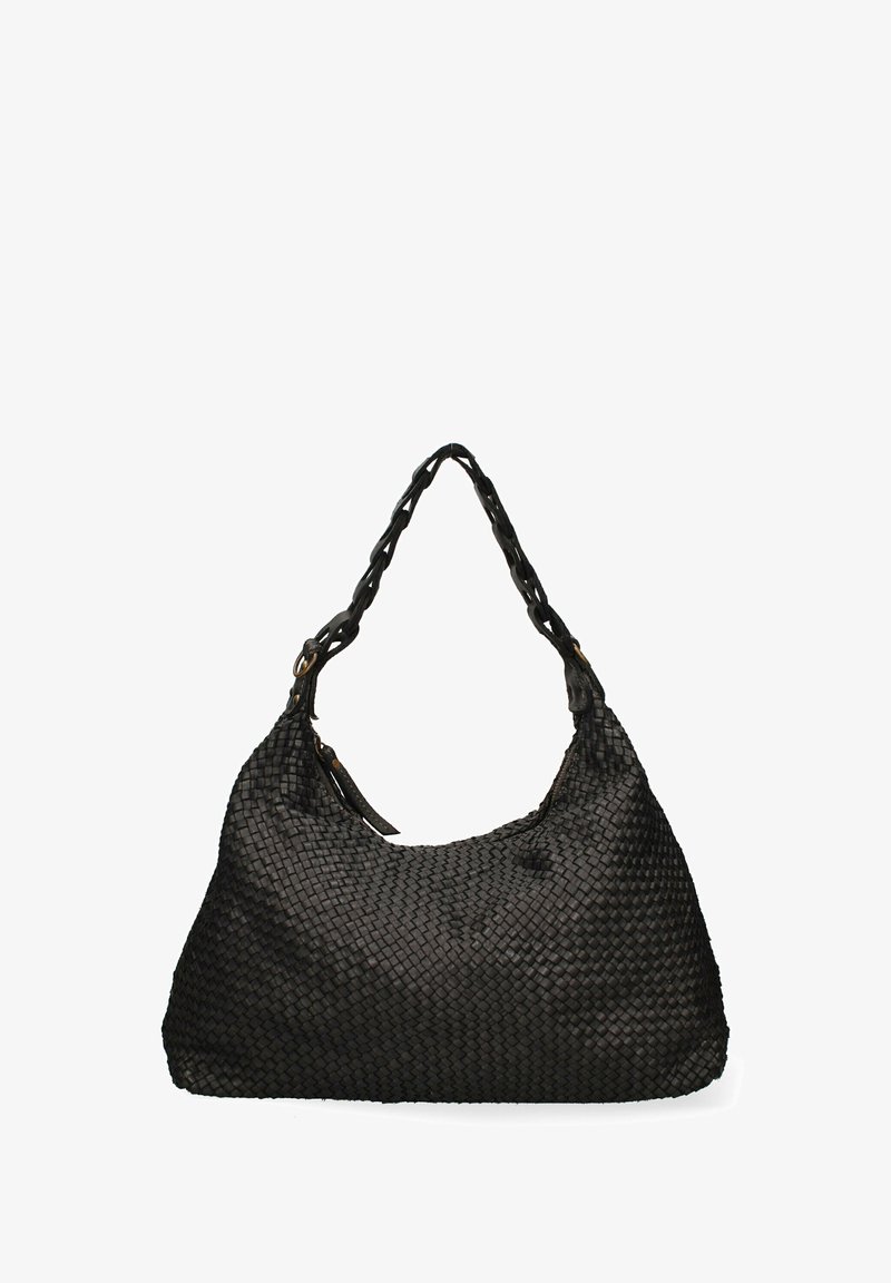 Zwarte geweven schoudertas met een gevlochten handvat. Heeft een gestructureerd oppervlak en een stevige vorm, geschikt voor zowel casual als formeel gebruik.