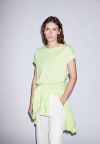 ARMEDANGELS IDAARA - T-shirt basic - light lime