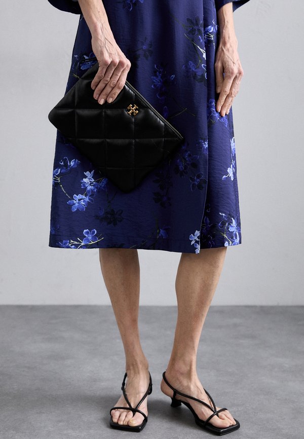 KIRA DIAMOND QUILT POUCH - Clutch