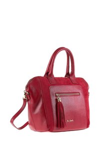 Rode leren en suède handtas met dubbele handvatten, afneembare schouderriem, voorzak met rits en decoratieve kwast trekker.