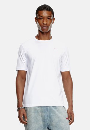 - T-shirt basic