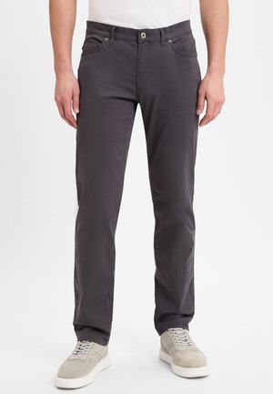 Dunkelgraue Baumwollhose mit schlanker Passform, geradem Bein, Fronttaschen und einem einzigen Knopfverschluss am Bund.
