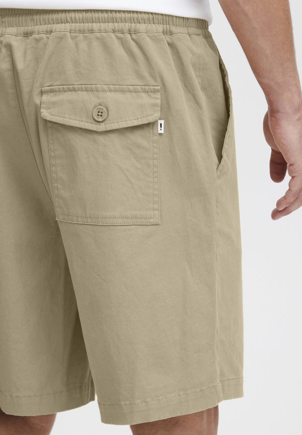 SDJOE REGULAR FIT - Tracksuit bottoms - tree house2