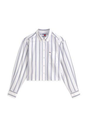 Hvit kort knappet skjorte med blå vertikale striper, lange ermer, brystlomme og krage med en liten logopatch.