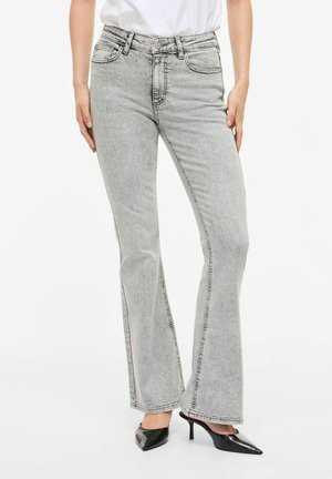 BETTY MID-WAIST - Kavbojke na zvonec - light grey denim