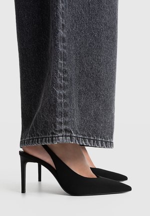 Stradivarius, Escarpins - black