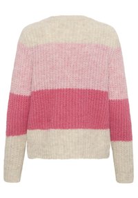 Stickad tröja med breda horisontella ränder i krämfärg, ljusrosa och starkt rosa, med långa ärmar och en texturerad mönstring.