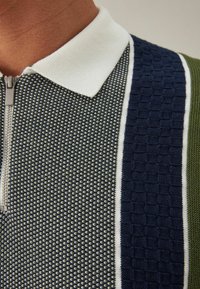 Next STRIPE REGULAR FIT - Poloshirts - white