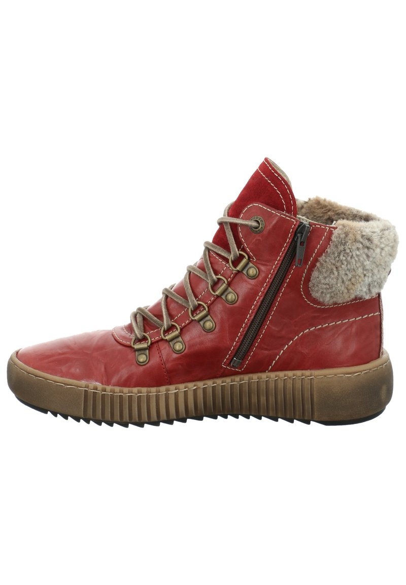 Zapatilla de cuero rojo de caña alta con suela de goma marrón, forro de piel sintética, cremallera lateral y cordones redondos. Acabado texturizado con costuras contrastantes.
