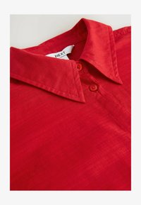 Non selezionato, red