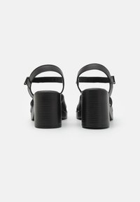Tamaris Sandali con plateau - black