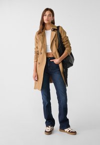 Stradivarius Trenčkot - ochre