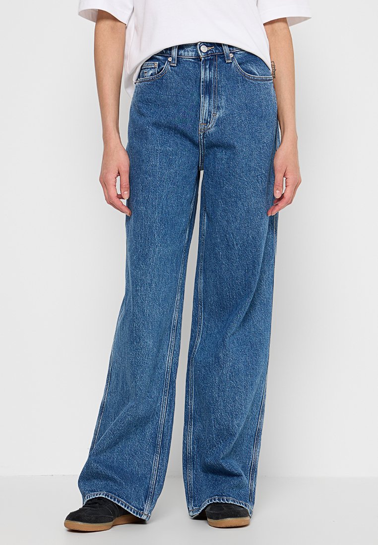 Tommy Jeans Flared Jeans blauw denim/bluedenim Tommy Jeans Flared Jeans blauw denim/bluedenim