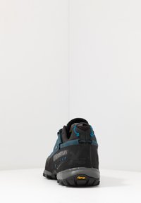 La Sportiva TX5 LOW GORE TEX - Sapatos de caminhada - opal/carbon