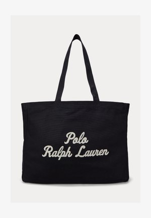 Crna torba za nošenje s dugim ručkama, na kojoj je u središtu prednje strane bijeli izvezeni logo "Polo Ralph Lauren".