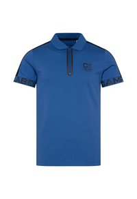 Polo de manga corta azul con detalles en negro, cuello con cremallera y logos impresos en el pecho y la manga. Fabricado con un tejido suave y texturizado.