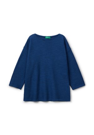 - Sweter