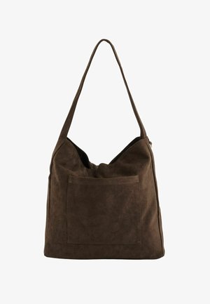 Braune Wildleder-Hobo-Tasche mit einem lässigen Design, einem einzelnen Schultergurt und einer Vordertasche. Glatte Textur und minimale Hardware-Details.
