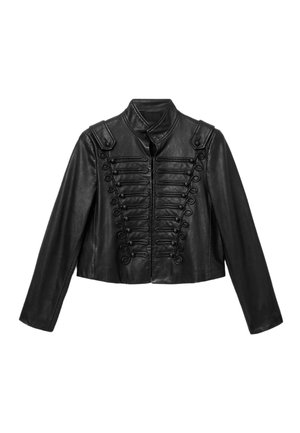 Schwarze Leder-Cropped-Jacke mit dekorativen Toggle-Verschlüssen, Schulterklappen und hohem Kragen. Glatte Textur mit tailliertem Schnitt.