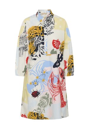 Ilgas rankovėmis marskininės tipo suknelė su apykakle, puošta spalvingais tigrų, omarų, paukščių, boružėlių, gėlių ir žvaigždžių atspaudais ant patchwork fono.