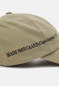 Mads Nørgaard SHADOW - Boné - elm