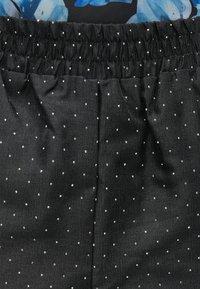 Colourful Rebel FLORENCE STUDDED SHORT - Šortky - black