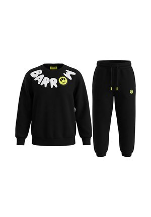 Sudadera Black Barrow y pantalones de chándal a juego, con letras blancas y detalles de caras sonrientes en amarillo neón, sobre un fondo blanco.